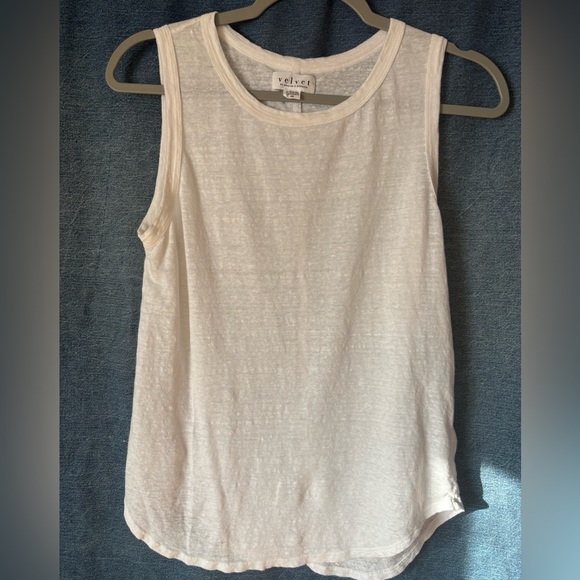 Velvet by Graham & Spencer Tops - LINEN SLEEVELESS LIGHT & AIRY TANK TOP * Brand is VELVET by Graham & Spencer *